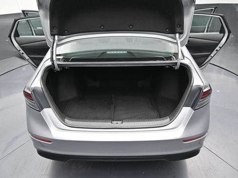 Used 2024 Honda Accord Sport image 11