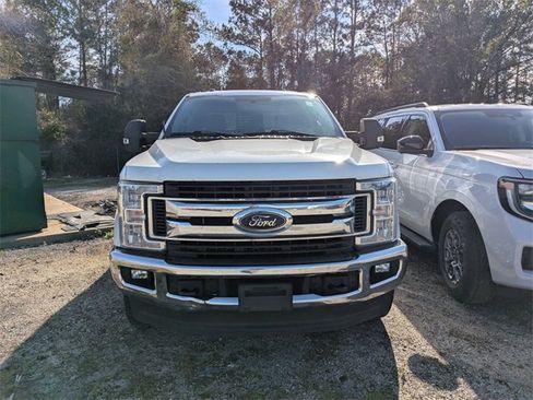 Used 2019 Ford F250 XLT w/ XLT Value Package image 4