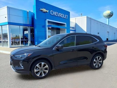 Used 2023 Ford Escape Platinum image 8