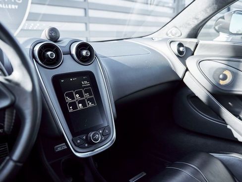 Used 2020 McLaren 570S Coupe image 54