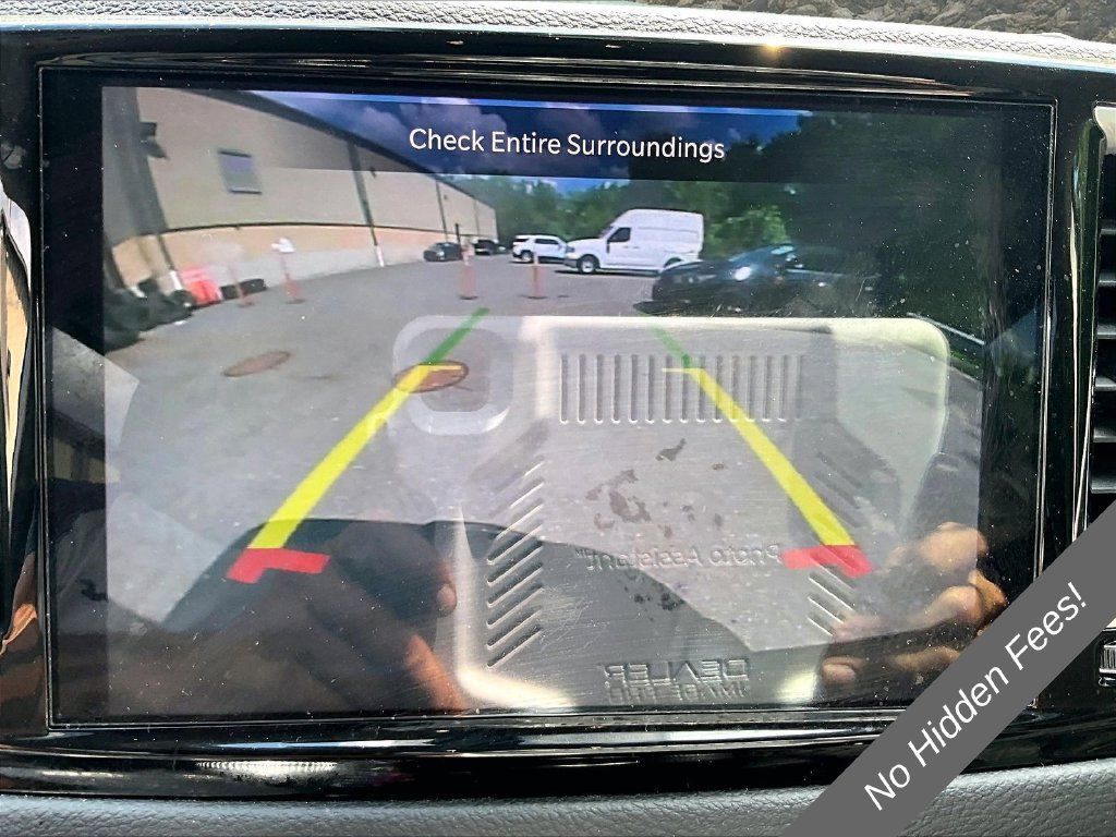 Used 2022 Chrysler Voyager LX FWD image 18