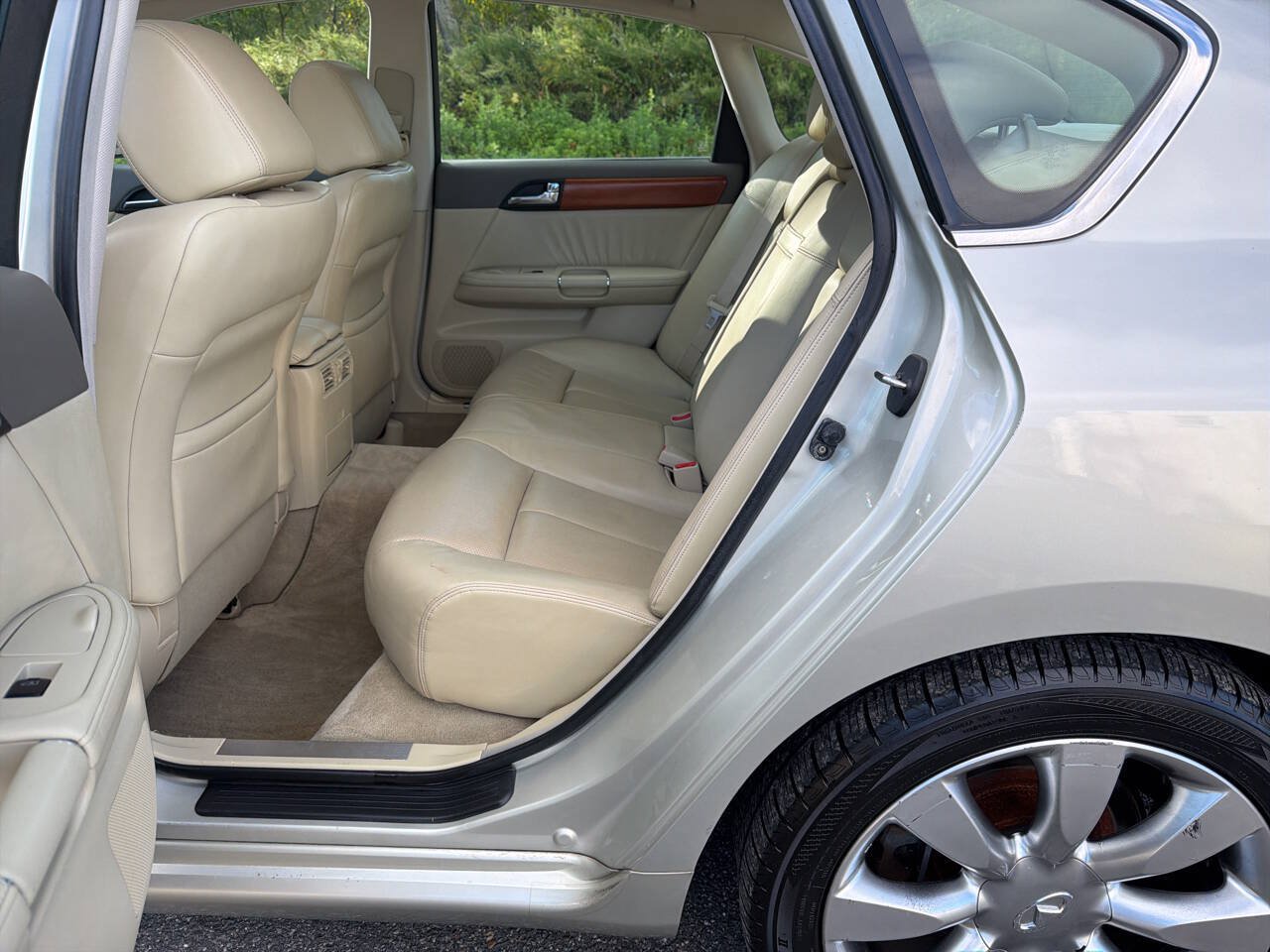 Used 2007 INFINITI M35 w/ Technology Pkg RWD image 21