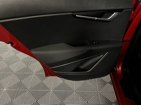 Used 2023 Kia Niro EX image 31