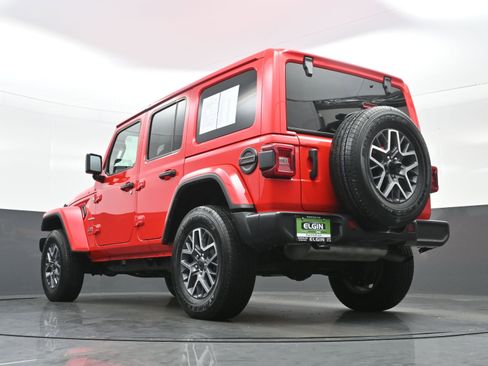 Used 2024 Jeep Wrangler Sahara image 27