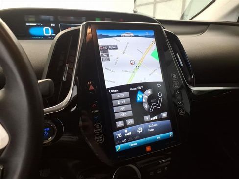 Certified 2019 Toyota Prius Prime Advanced image 17