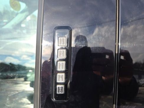 Used 2021 Ford F150 Lariat w/ Equipment Group 502A High image 12