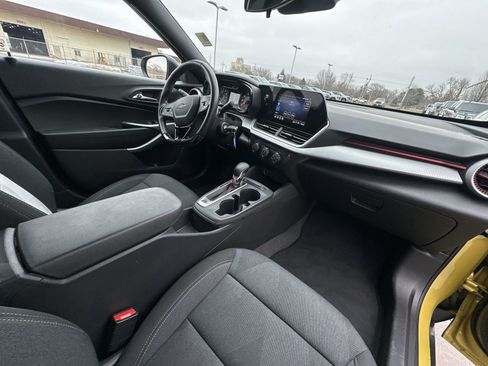 Used 2024 Chevrolet Trax RS w/ Driver Confidence Package image 25