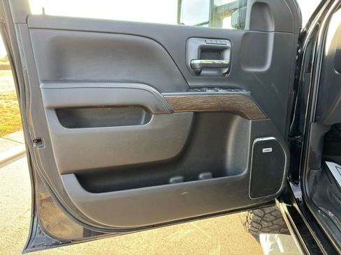 Used 2017 GMC Sierra 3500 Denali w/ Duramax Plus Package image 12