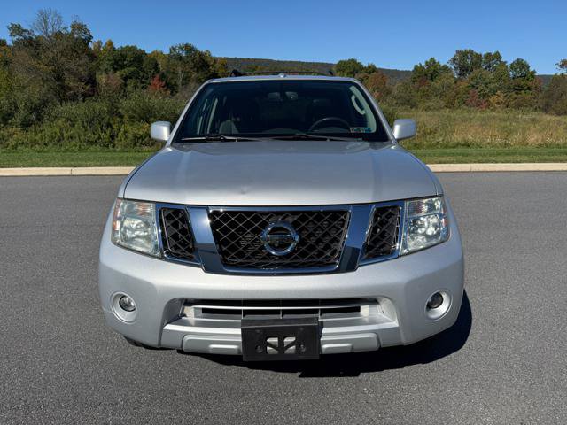 Used 2012 Nissan Pathfinder LE AWD/4WD image 2