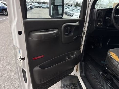 Used 2005 Chevrolet Kodiak C4500 2WD Regular Cab image 17