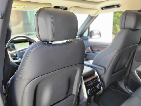Used 2024 Land Rover Range Rover SE AWD/4WD image 12