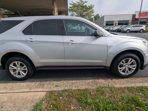 Used 2017 Chevrolet Equinox LS AWD/4WD image 8