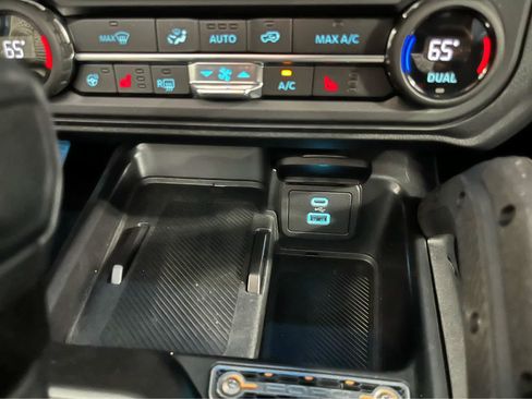 Used 2025 Ford Bronco Raptor AWD/4WD image 39