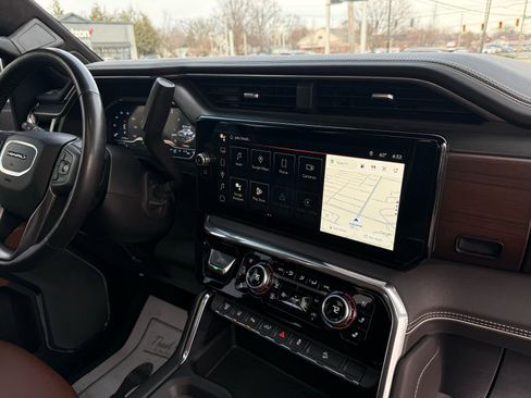 Used 2024 GMC Sierra 2500 Denali Ultimate image 30