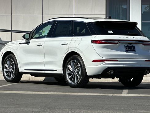 New 2025 Lincoln Corsair Grand Touring image 5