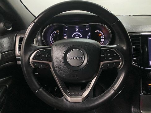 Used 2020 Jeep Grand Cherokee Altitude image 17