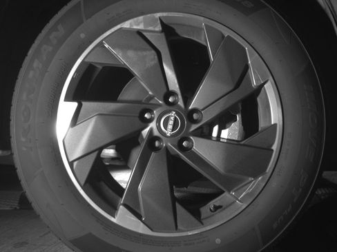 Used 2025 Nissan Rogue SV AWD/4WD image 13