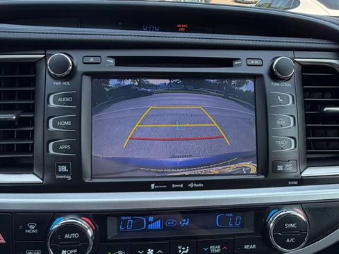 Used 2016 Toyota Highlander Limited AWD/4WD image 26
