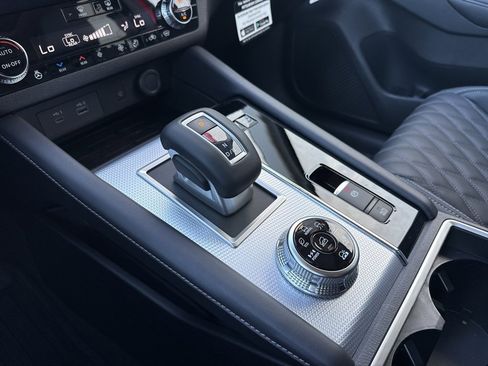 New 2025 Mitsubishi Outlander SEL image 19