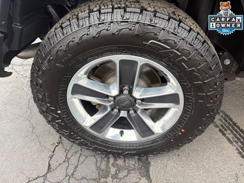 Used 2023 Jeep Wrangler Sahara w/ Cold Weather Group image 10