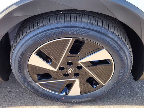 New 2026 Hyundai Ioniq 5 SEL image 16