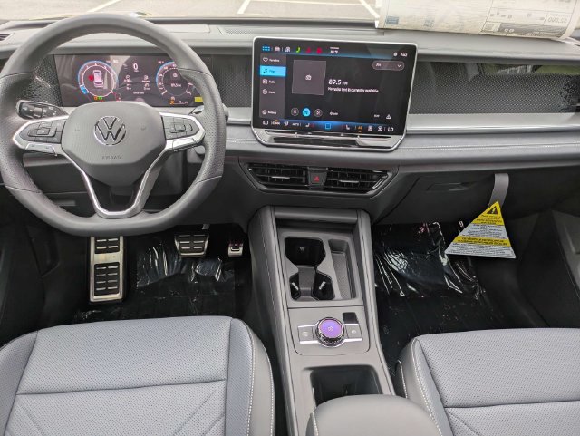 New 2026 Volkswagen Tiguan SE R-Line AWD/4WD image 16