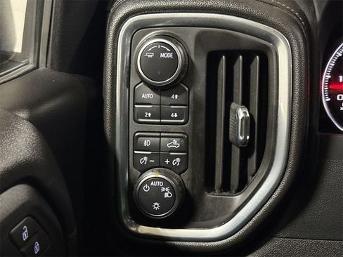 Used 2022 Chevrolet Silverado 1500 LT Trail Boss w/ Convenience Package II image 17