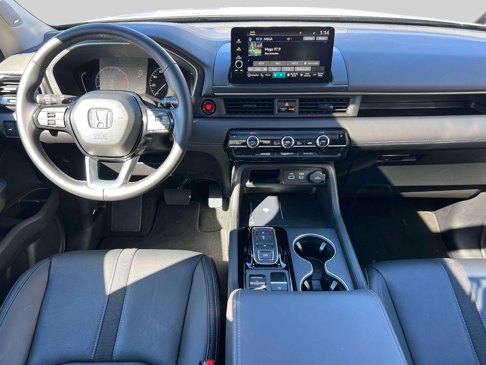 Used 2024 Honda Pilot Touring image 12