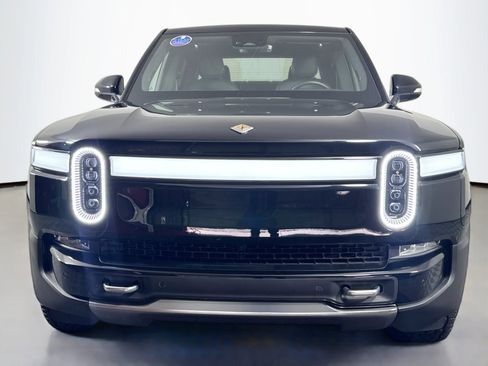 Used 2022 Rivian R1T Adventure image 3