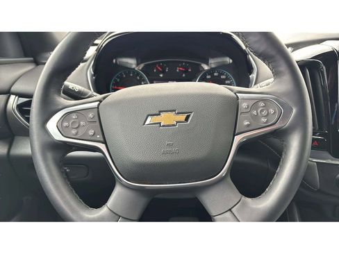 Used 2023 Chevrolet Traverse LT image 15