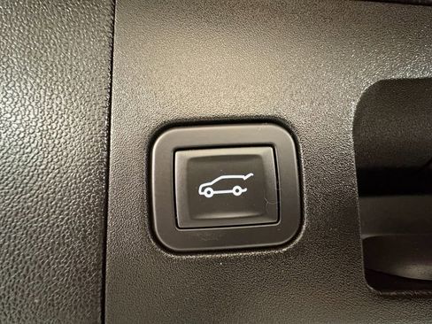 Used 2025 Cadillac XT5 Sportv w/ Technology Package AWD/4WD image 46