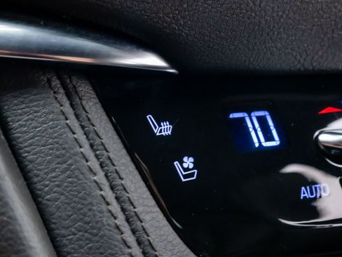 Used 2020 Cadillac XT5 Premium Luxury w/ LPO, Floor Liner Package FWD image 29