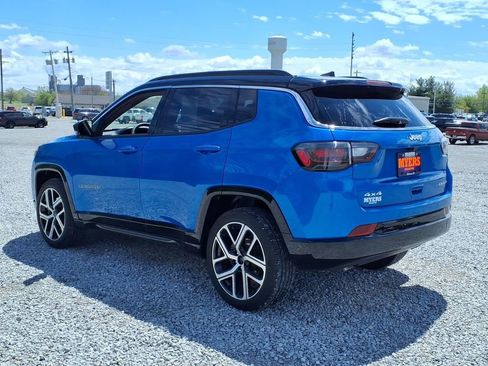 Used 2025 Jeep Compass Limited w/ Elite Group AWD/4WD image 12