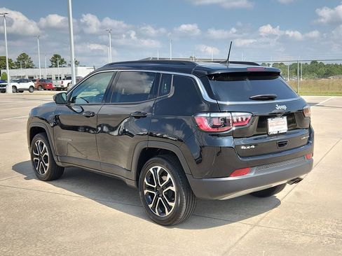 Used 2022 Jeep Compass Limited image 7