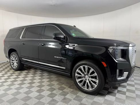 Used 2021 GMC Yukon XL Denali AWD/4WD image 10