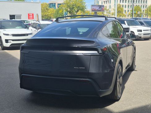 Used 2026 Tesla Model Y Long Range AWD/4WD image 3