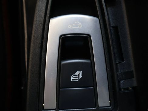 Used 2018 Mercedes-Benz SLC 43 AMG image 26