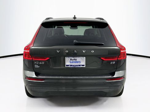 Used 2022 Volvo XC60 B5 Momentum w/ Protection Package Premier image 6
