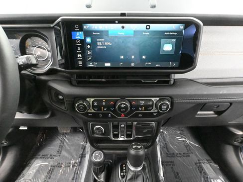 Used 2024 Jeep Wrangler Sahara AWD/4WD image 30