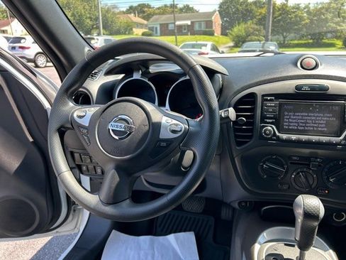 Used 2016 Nissan Juke S image 30