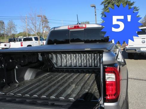 Used 2024 GMC Canyon AT4 w/ Technology Package image 9