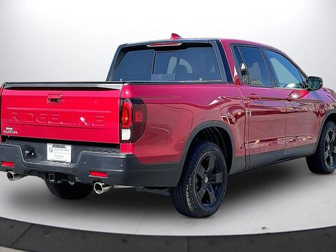 Used 2025 Honda Ridgeline Black Edition image 9