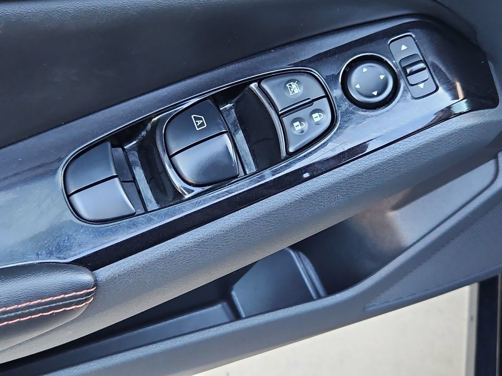 Used 2024 Nissan Altima 2.5 SR FWD image 12