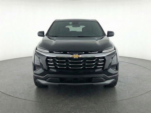 Used 2025 Chevrolet Equinox LT image 2