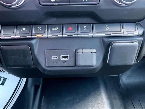 Used 2025 Chevrolet Silverado 1500 Custom Trail Boss AWD/4WD image 32