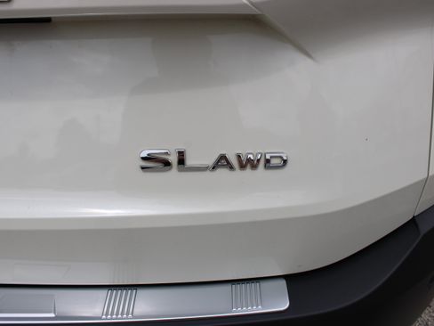 Certified 2023 Nissan Rogue SL w/ SL Premium Package AWD/4WD image 36