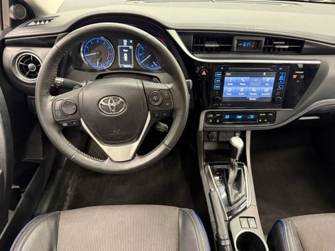 Used 2017 Toyota Corolla SE w/ SE Premium Package FWD image 28