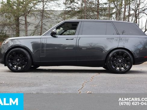 Used 2025 Land Rover Range Rover Long Wheelbase SE AWD/4WD image 9
