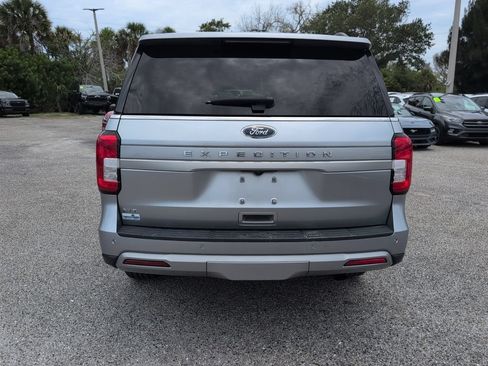 Certified 2024 Ford Expedition XLT RWD image 4