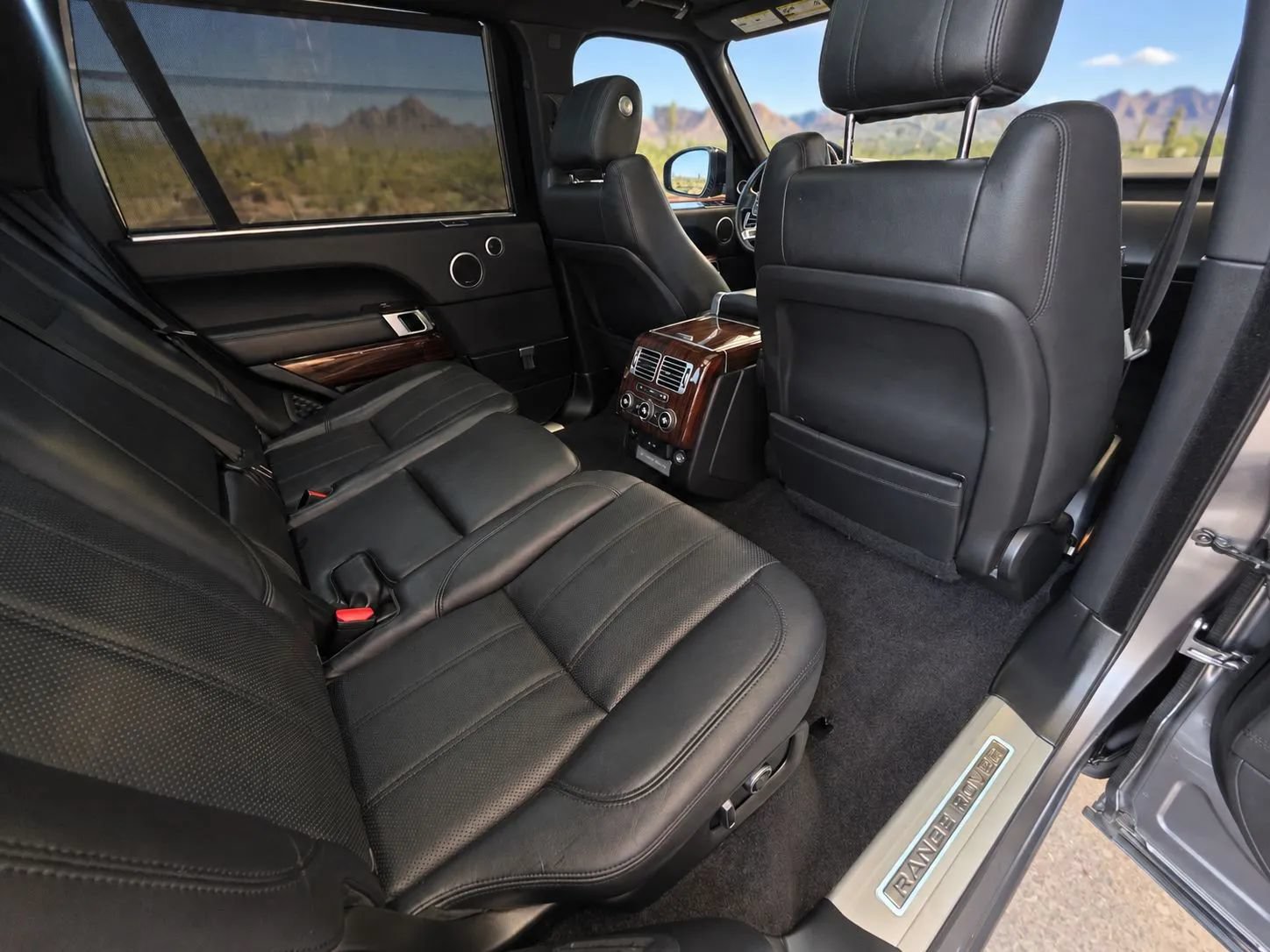 Used 2017 Land Rover Range Rover Long Wheelbase Supercharged AWD/4WD image 14
